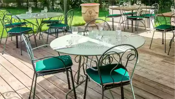Le restaurant - Côté Jardin - Bouc-Bel-Air - Restaurant Bouc-Bel-Air avec terrasse