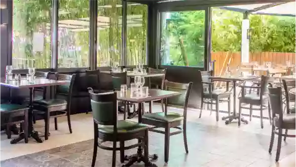 Le restaurant - Côté Jardin - Bouc-Bel-Air - restaurant CABRIES